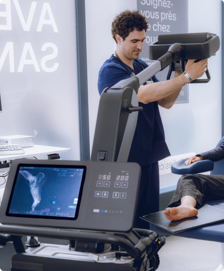 Celsius Santé practitioner operating an imaging device