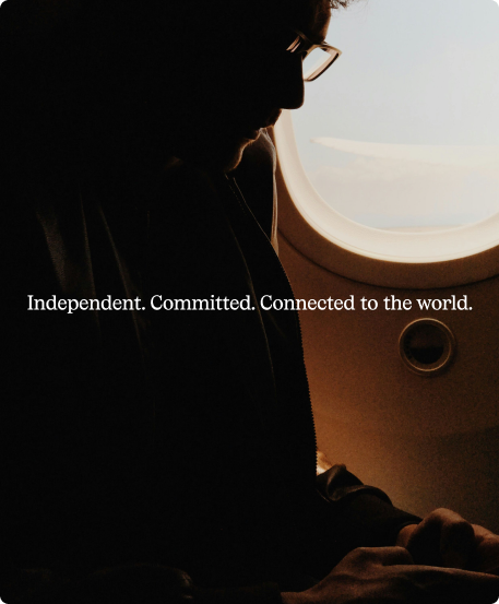 Voyagexpert campaign visual, Independent. Committed. Connected to the world.